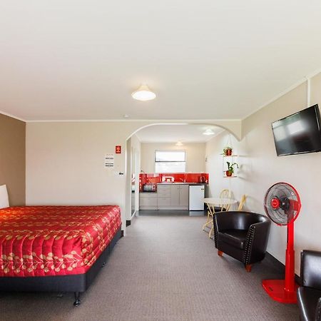 Manfeild Park Motel Feilding Exterior photo
