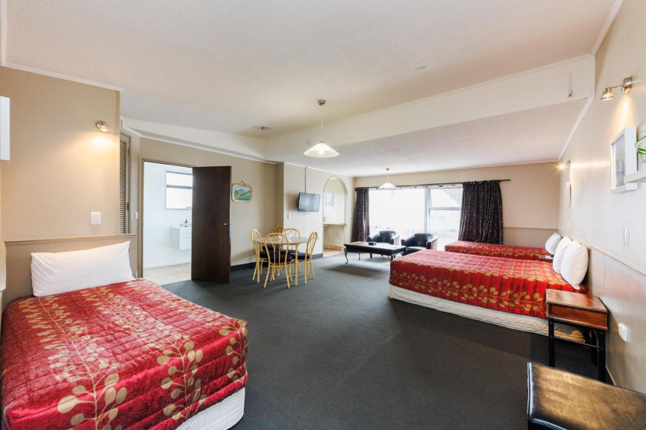Manfeild Park Motel Feilding Exterior photo
