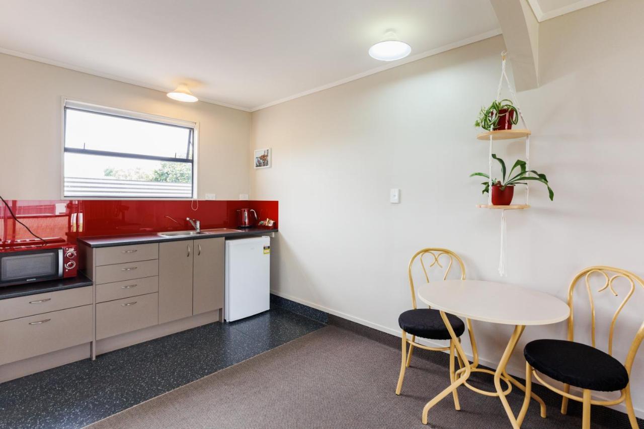 Manfeild Park Motel Feilding Exterior photo