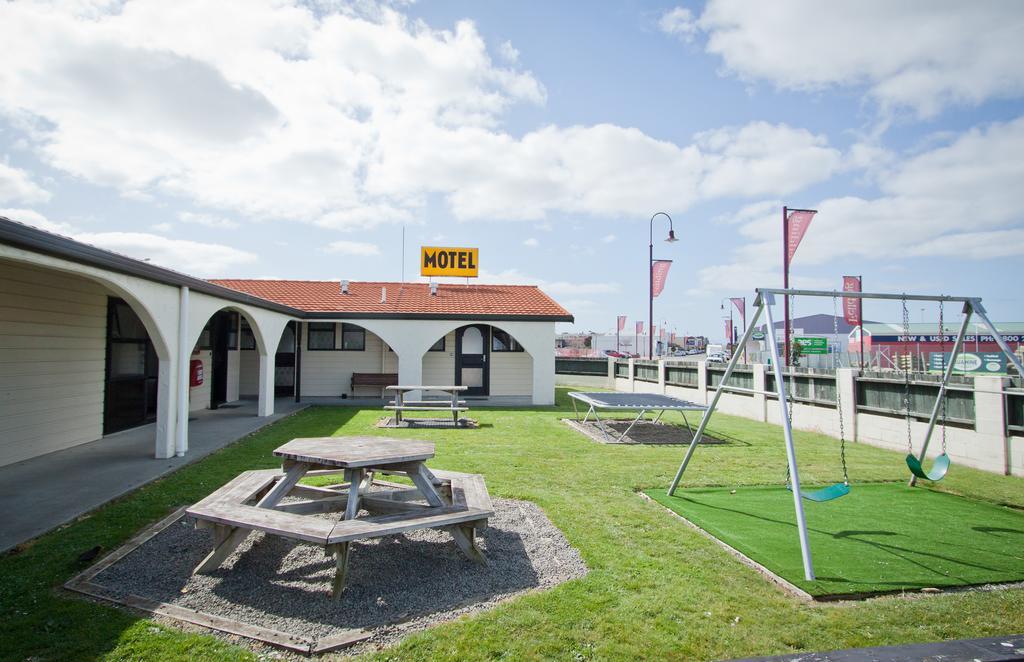 Manfeild Park Motel Feilding Exterior photo