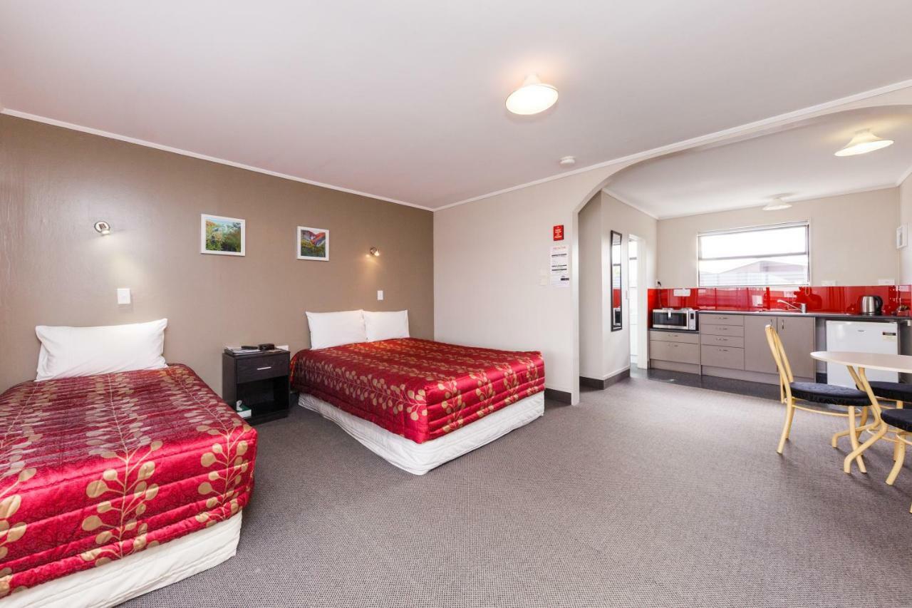 Manfeild Park Motel Feilding Exterior photo